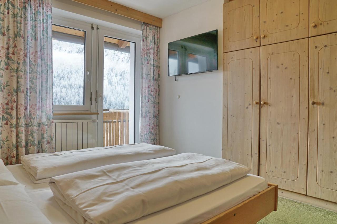 Piz Alpin B&B โคลฟอสโก ภายนอก รูปภาพ